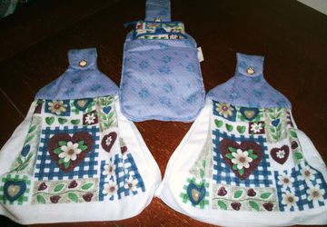 Hearts and Flowers Microfiber 5 Piece Hanging Kitchen Towel Gift Set Quilted Cotton Fabric Tops