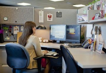 How To Decorate A Cubicle