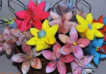 DIY kusadama flower