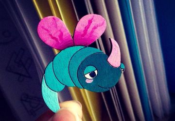 Wooden brooch "The Thing"