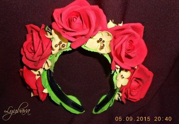 Head bands, chaplets and bandelets