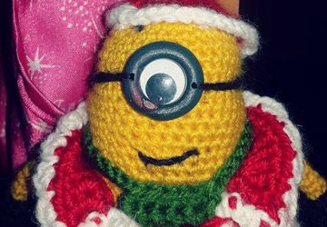 Knitted minions
