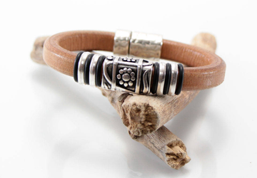 Mens Leather Bracelet Gift for Him Jewelry Handmade Bracelet for Men Genuine Leather Licorice Gift for Men Hammered magnetic clasp