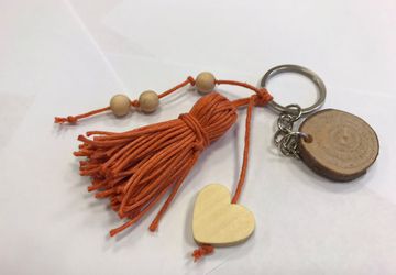 Wooden keychain,personalized keychain,personalized gift,custom keychain,gift for mom,mom gift,new mom gift,mom keychain,keychain mom,mother