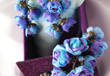 Violet Wave set (earrings and wristlet)