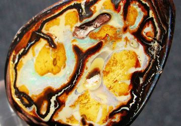 "Yowah" - matrix Australian Boulder opal, 37,00 carat