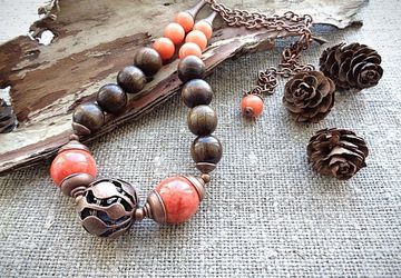 Large beads made of coral and wood