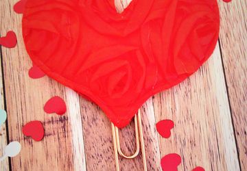 Red Rose Heart Paper Clip.