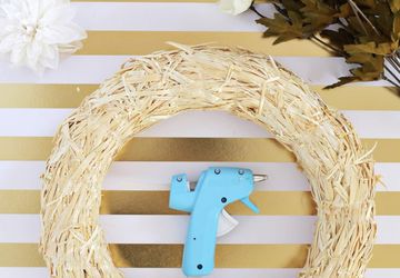 DIY White and Gold Wreath