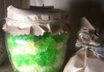 Sugar-honey body scrub