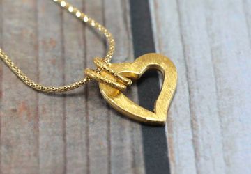 Valentines Day Gift for Her Necklaces for Women Gold Necklaces Gold Filled Heart Women Jewelry Dainty Necklaces Heart Charm Necklace