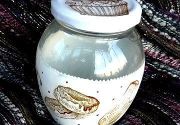 Jar in decoupage technique