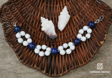 Wristlet with lazuli and agate