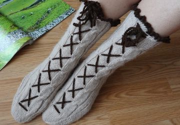 "Alpine" handmade socks with lace