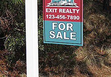 Real Estate Signpost | Bring Attention To A Real Estate Listing