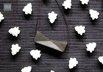 Geometric design - Concrete jewelry | Sliding necklace | Unique gifts | Minimalist jewelry | Simple & Elegant | Grey charm | String (Women)