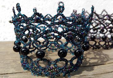 Tatting lace crown