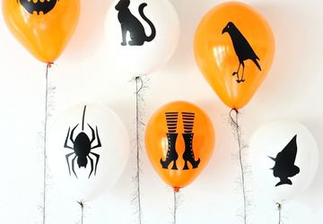 No-carve skull pumpkins/scary balloons! :)