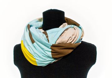 A neckwarmer "A circle"