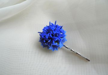Bobby pin with rose (cold porcelain)