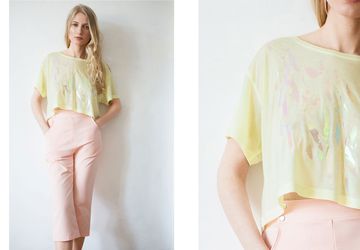 Crop top with pearlized fishes