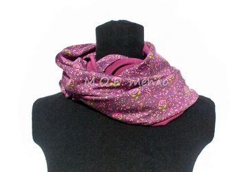 A neckwarmer "Cowberry"