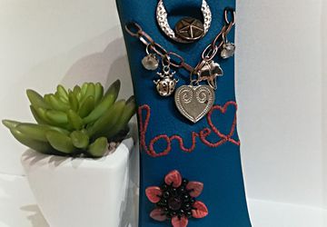 Boho soft glasses case with metal details