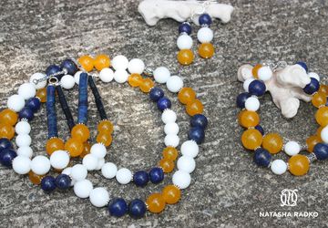 A set of jewelries with agate, lazuli and jade