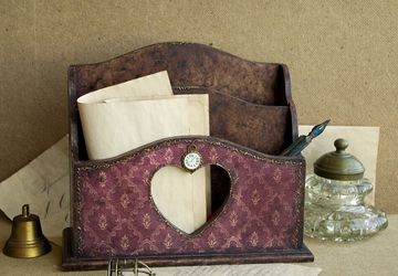 "Bordeaux" script holder