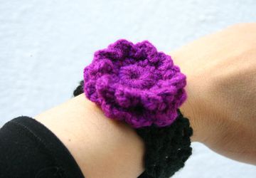 Crochet Bracelet with flower
