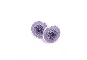 Grey filigree flower earrings from polymer clay