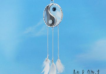 Sensor of Dream Stained Glass, Yin Yang White and Black, 3.75 " (7.25cm) diameter