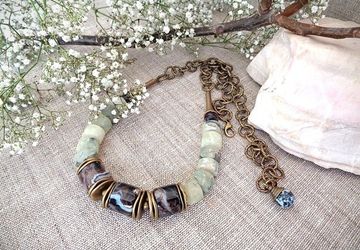 Beads made of Brazilian agate and prehnite