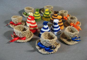 Easter egg cups with hats