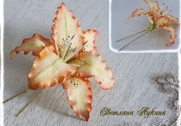A hairpin "Lily"