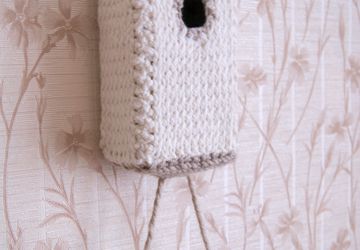 Birdhouse with birds