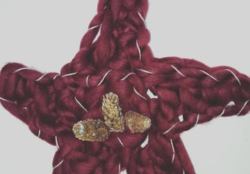 Handarm Knitted Christmas Star