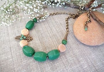Necklace with Baikal jade and carved quartz