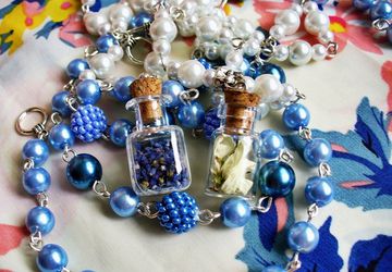 Beads with dried flowers