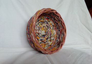 A round candy box "Color mood"