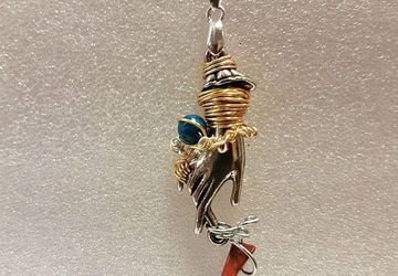 Gemstone hand pendant