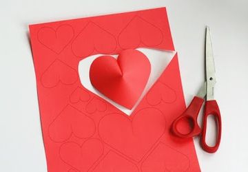 PAPER HEARTS FOR WALL DECORATION!