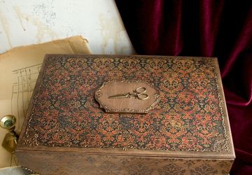 "Handywoman" - a box for needlework