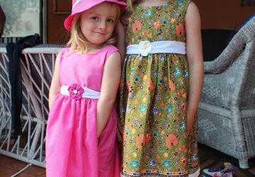 Green floral cotton print summer dress for girls and sun hat Age 4-5