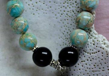 Wristlet with variscite and agate