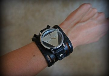 Women's watch "Triangle"