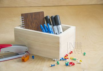 A holder for stationery (lariks)