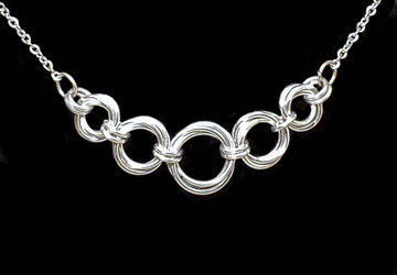 5 mobius chainmaille necklace