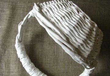 DIY basket from newspaper tubes