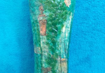 A green vase (decoupage)